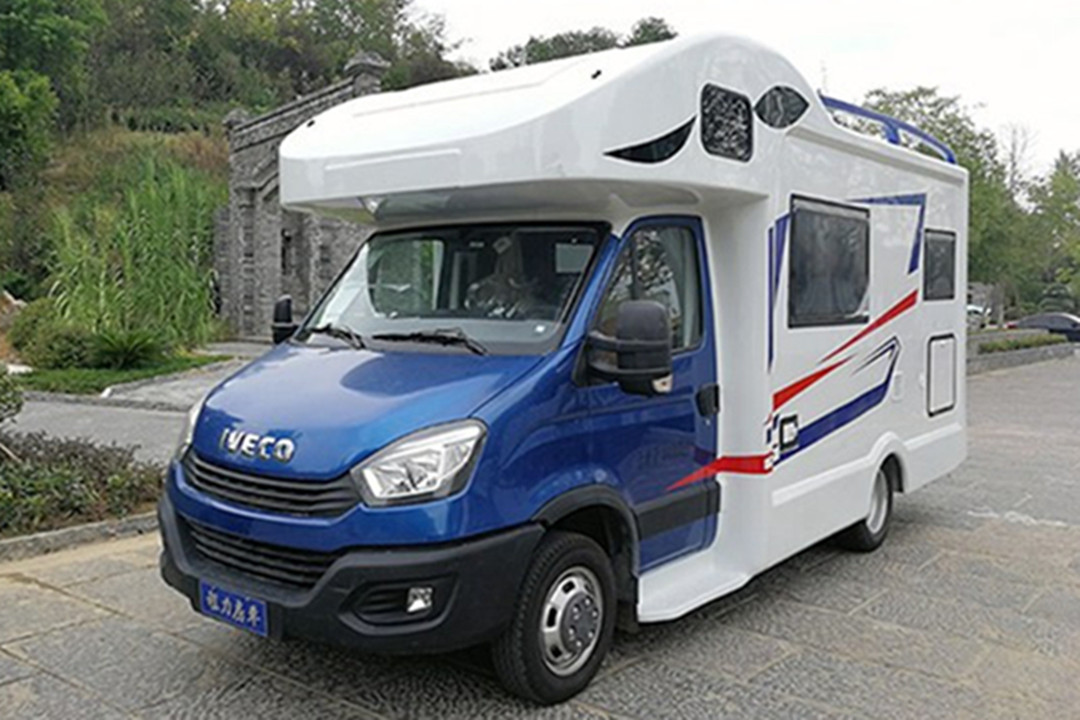 衣維柯房車C型
